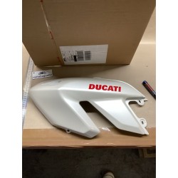 CARENAGE gauche Ducati...